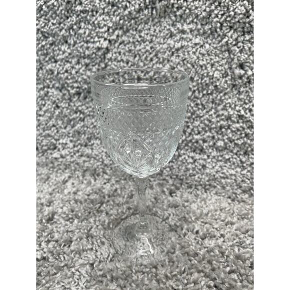 1 Luminarc Antique Clear Water Goblets Cut Glass Stemware Cristal Durand - Picture 1 of 11